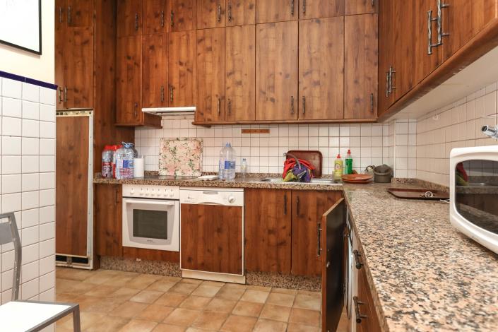 Image No.12-14 Bed Hotel for sale