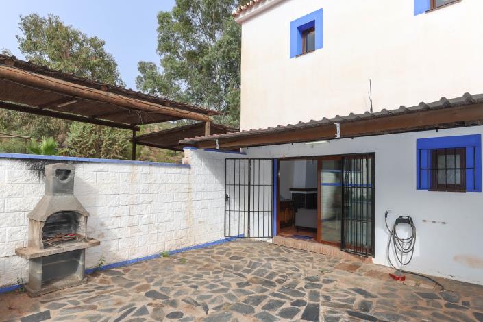 Image No.18-14 Bed Hotel for sale