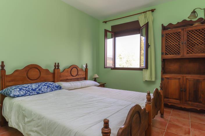 Image No.22-14 Bed Hotel for sale