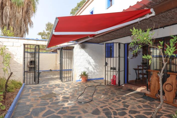 Image No.30-14 Bed Hotel for sale