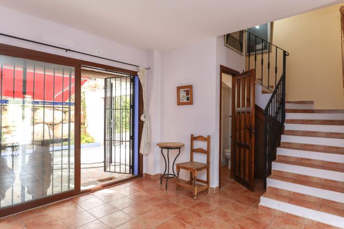 Image No.32-14 Bed Hotel for sale