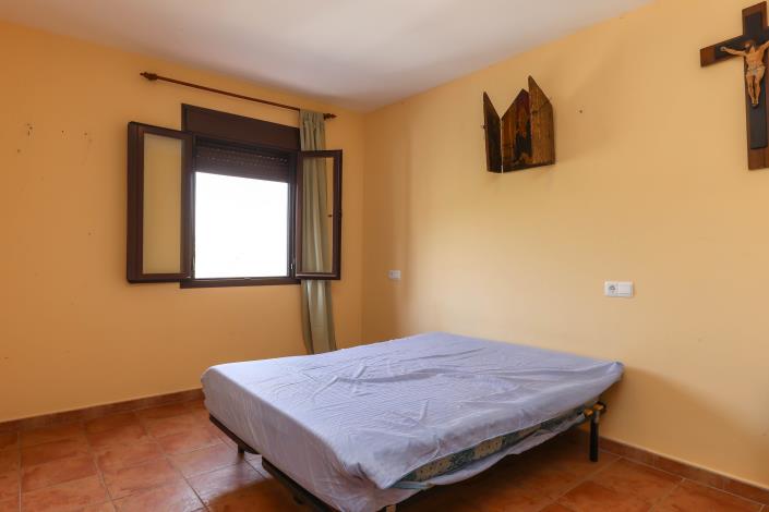 Image No.36-14 Bed Hotel for sale