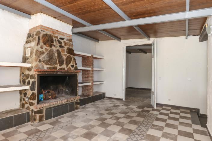 Image No.54-14 Bed Hotel for sale