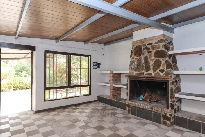 Image No.55-14 Bed Hotel for sale