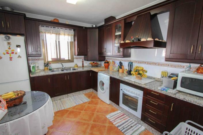 Image No.24-3 Bed Villa / Detached for sale