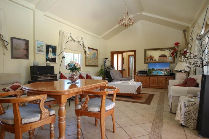 Image No.10-5 Bed Villa / Detached for sale