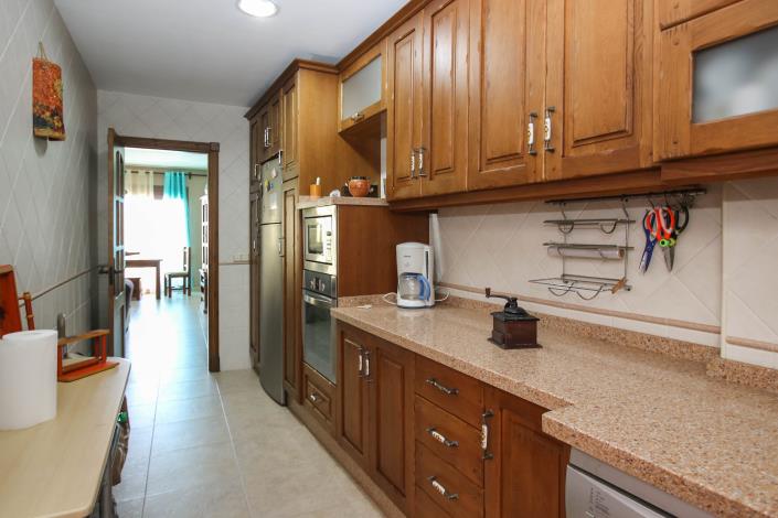 Image No.12-4 Bed Townhouse for sale