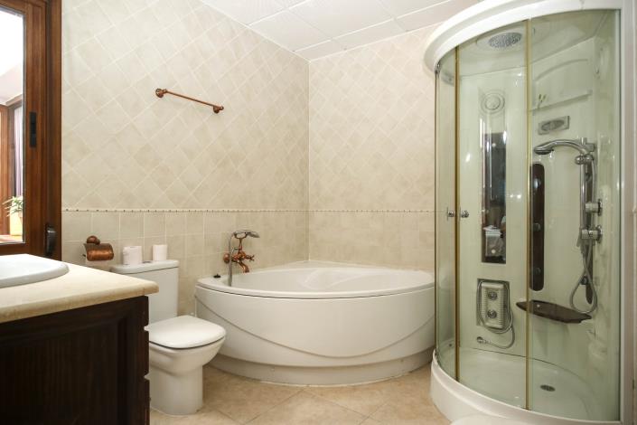 Image No.20-4 Bed Townhouse for sale