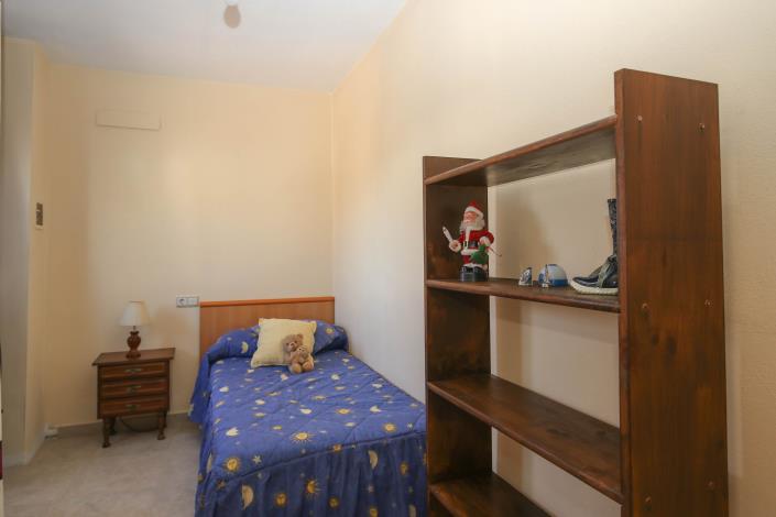 Image No.25-4 Bed Townhouse for sale