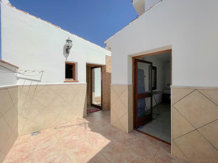 Image No.40-4 Bed Townhouse for sale