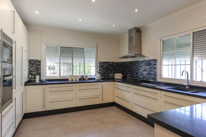 Image No.15-5 Bed Villa / Detached for sale