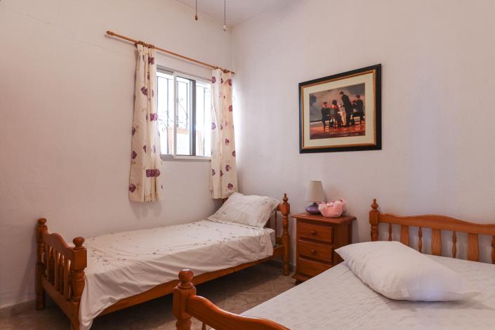 Image No.33-5 Bed Villa / Detached for sale