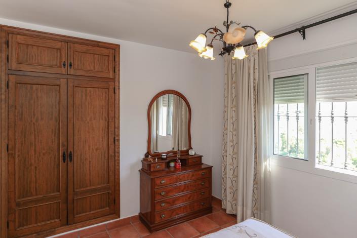 Image No.15-4 Bed Villa / Detached for sale