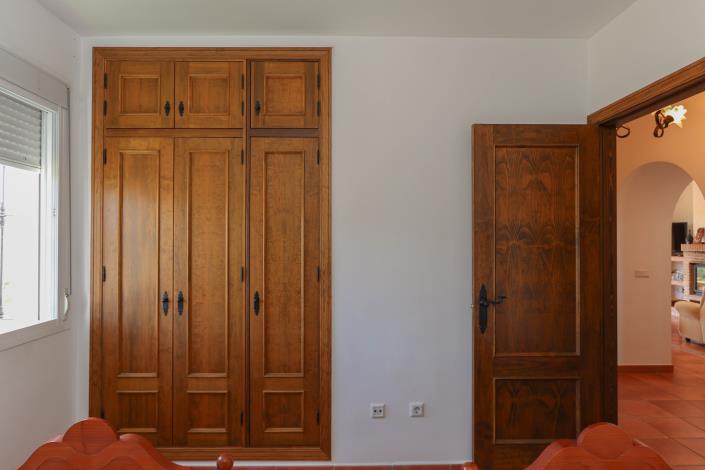 Image No.20-4 Bed Villa / Detached for sale