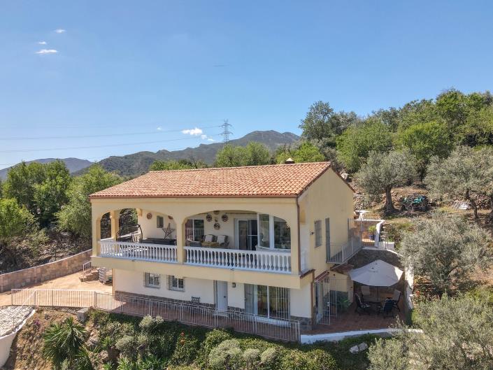 Image No.9-4 Bed Villa / Detached for sale