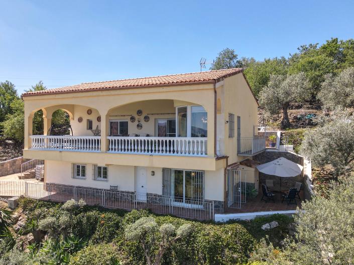 Image No.39-4 Bed Villa / Detached for sale