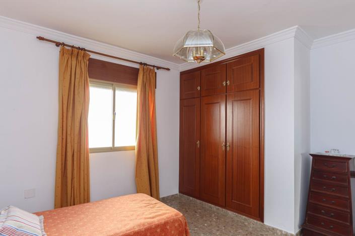 Image No.23-4 Bed Townhouse for sale