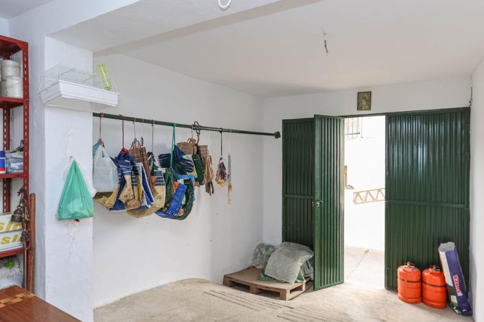 Image No.26-4 Bed Townhouse for sale