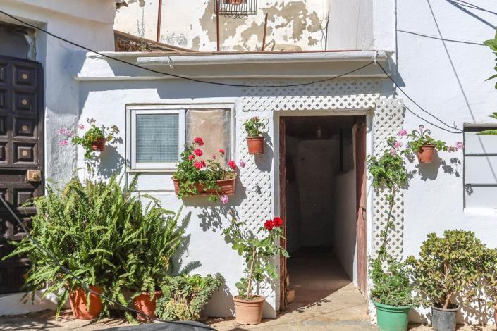 Image No.33-4 Bed Townhouse for sale