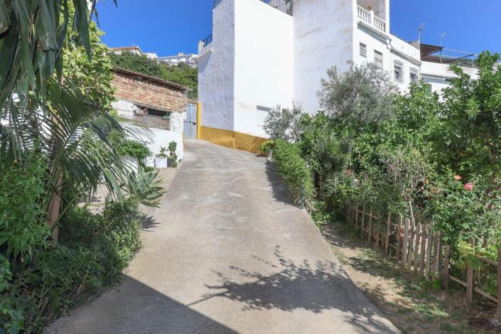 Image No.47-4 Bed Townhouse for sale