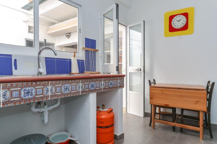 Image No.16-5 Bed Townhouse for sale