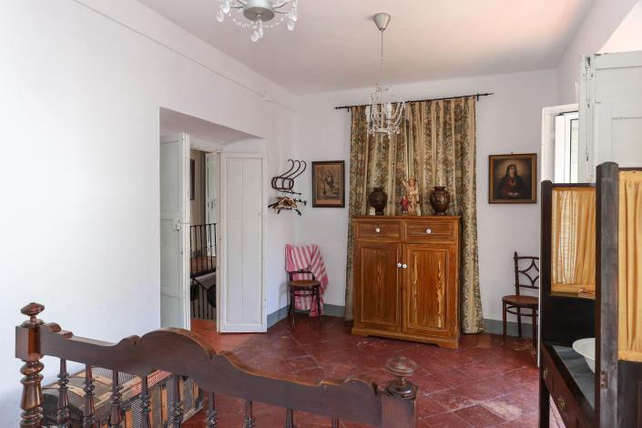 Image No.31-5 Bed Townhouse for sale