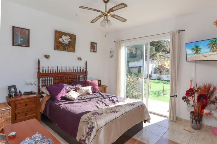 Image No.31-3 Bed Villa / Detached for sale