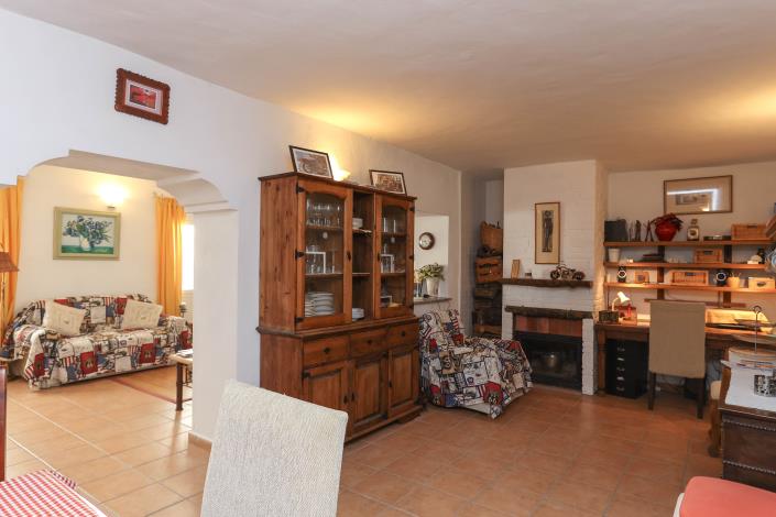 Image No.10-6 Bed Townhouse for sale