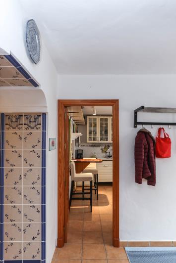 Image No.16-6 Bed Townhouse for sale