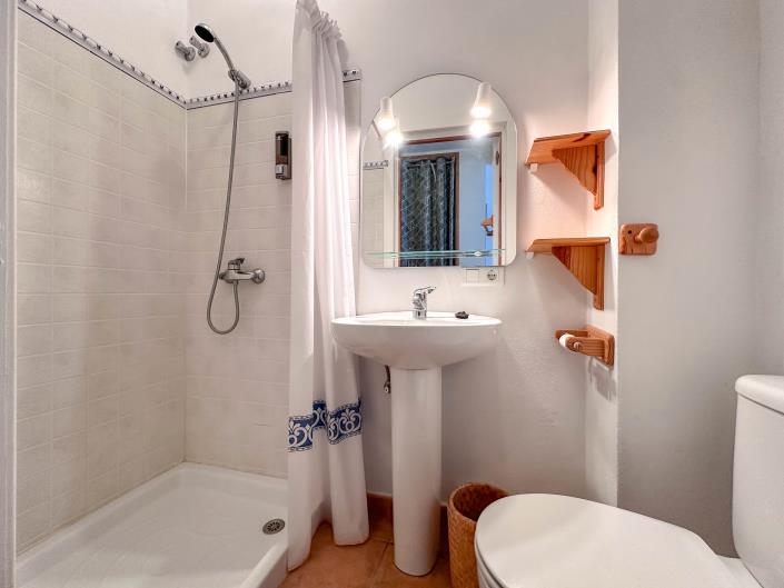 Image No.30-6 Bed Townhouse for sale