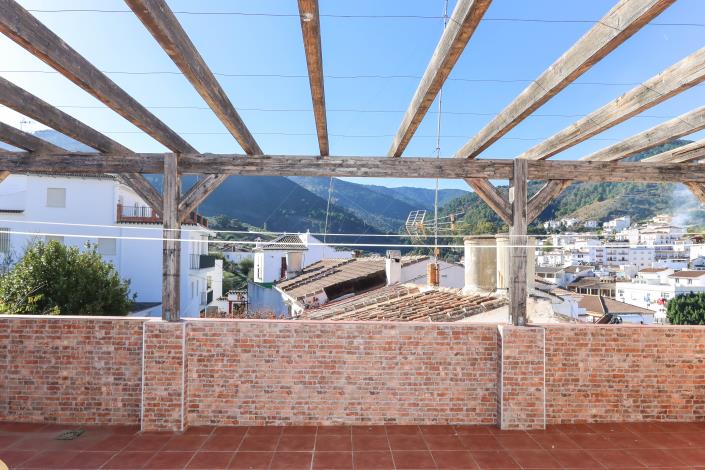 Image No.3-6 Bed Townhouse for sale