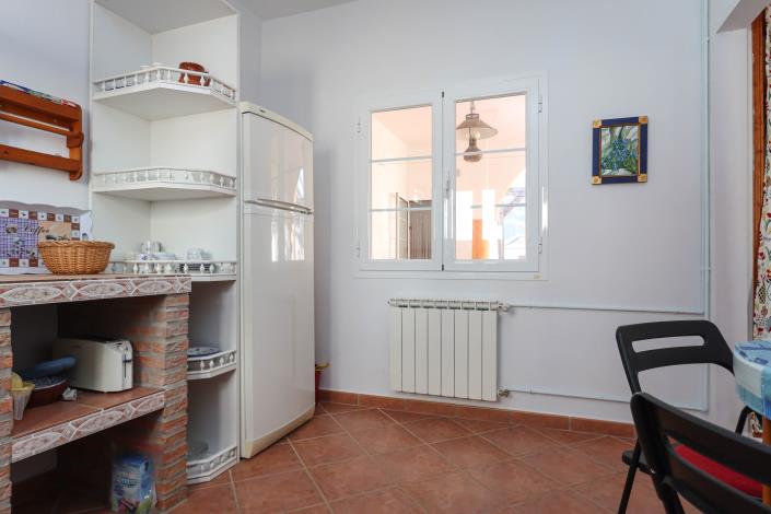 Image No.56-6 Bed Townhouse for sale