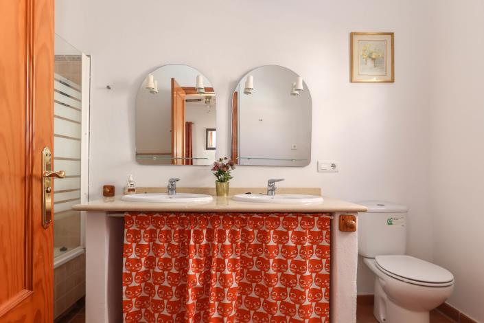 Image No.57-6 Bed Townhouse for sale