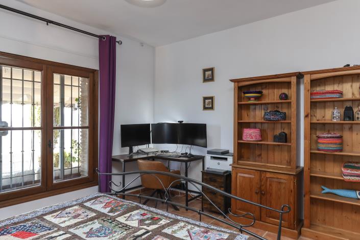 Image No.25-4 Bed Villa / Detached for sale