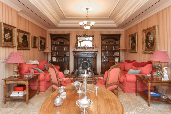 Image No.5-5 Bed Villa / Detached for sale