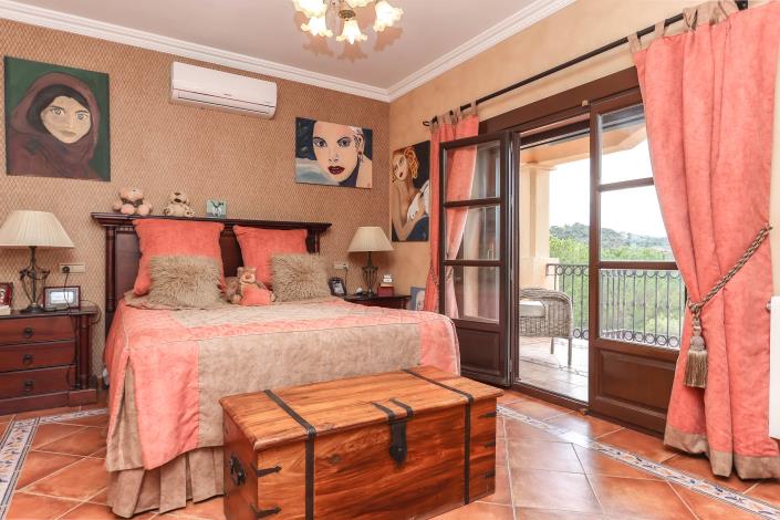 Image No.25-5 Bed Villa / Detached for sale