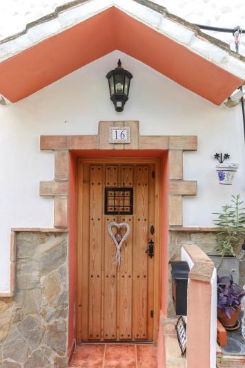 Image No.8-3 Bed Townhouse for sale