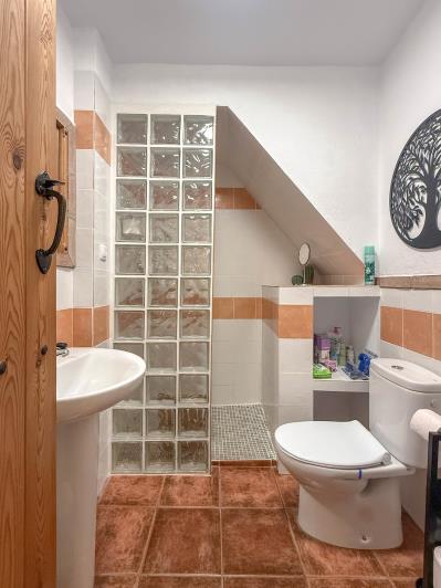 Image No.31-3 Bed Townhouse for sale