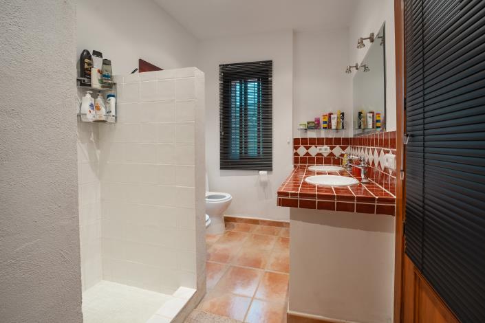 Image No.19-4 Bed Villa / Detached for sale