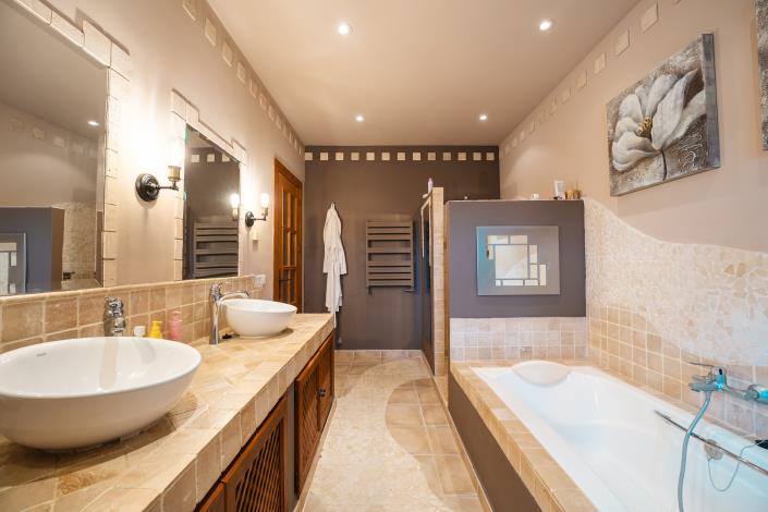 Image No.16-4 Bed Villa / Detached for sale