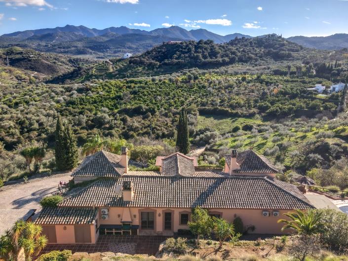 Image No.2-4 Bed Villa / Detached for sale