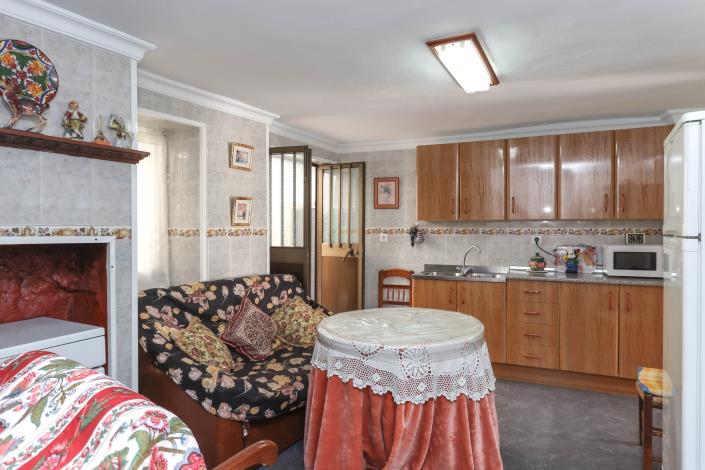 Image No.12-4 Bed Townhouse for sale