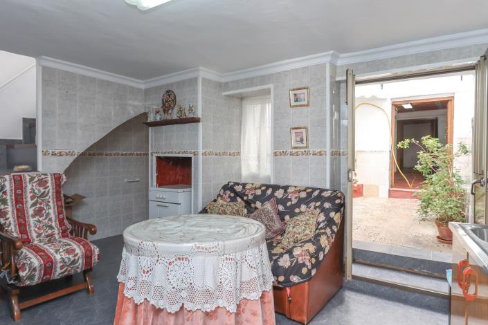 Image No.13-4 Bed Townhouse for sale