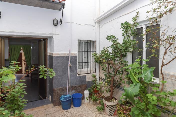 Image No.14-4 Bed Townhouse for sale