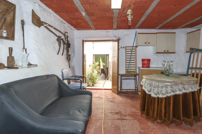 Image No.16-4 Bed Townhouse for sale