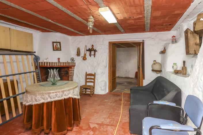 Image No.17-4 Bed Townhouse for sale