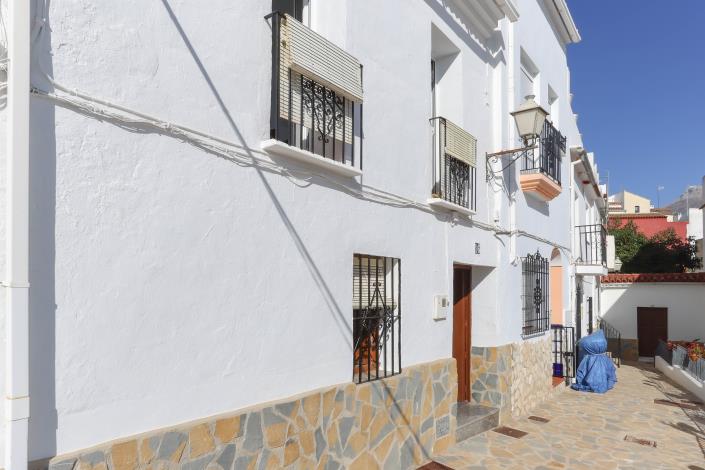 Image No.39-4 Bed Townhouse for sale