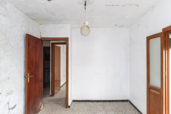 Image No.16-2 Bed Townhouse for sale