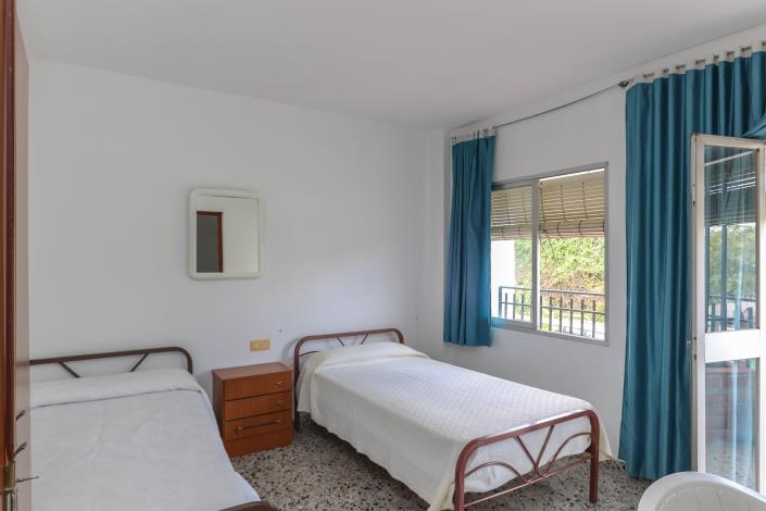 Image No.13-26 Bed Commercial for sale