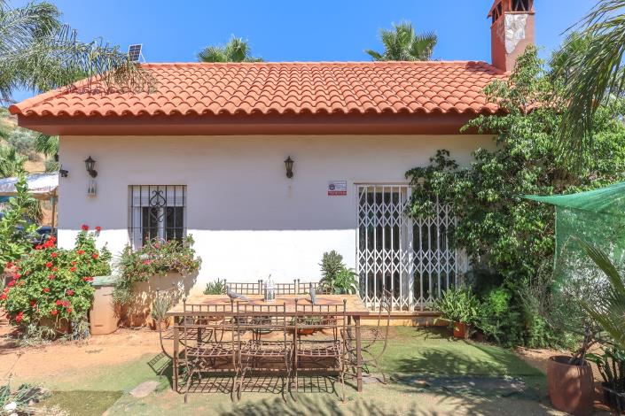 Image No.22-1 Bed Farmhouse for sale